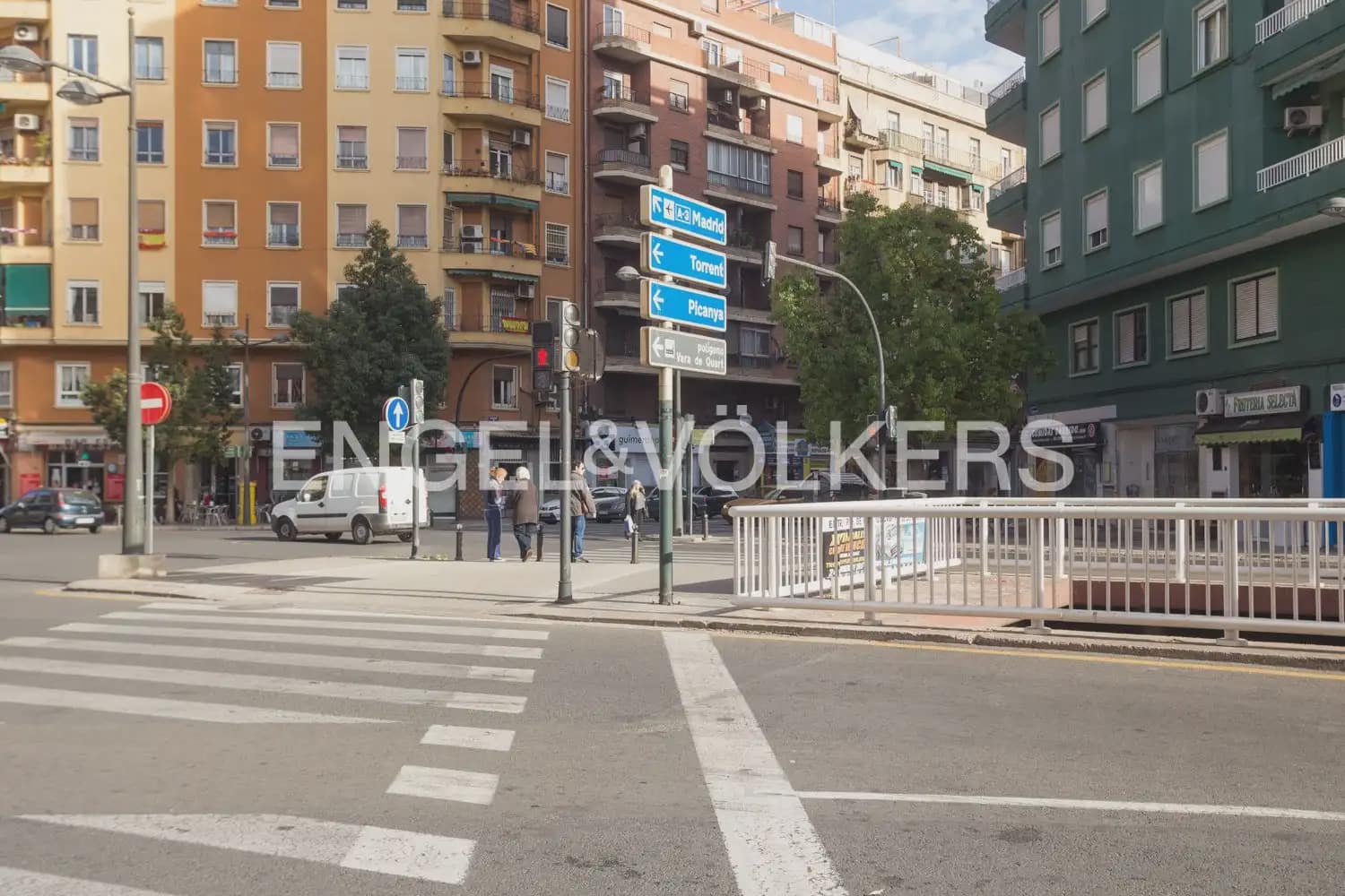 4 quarto Apartamento para arrendar em Valencia cidade - 1 800 € (Ref: 10012349)