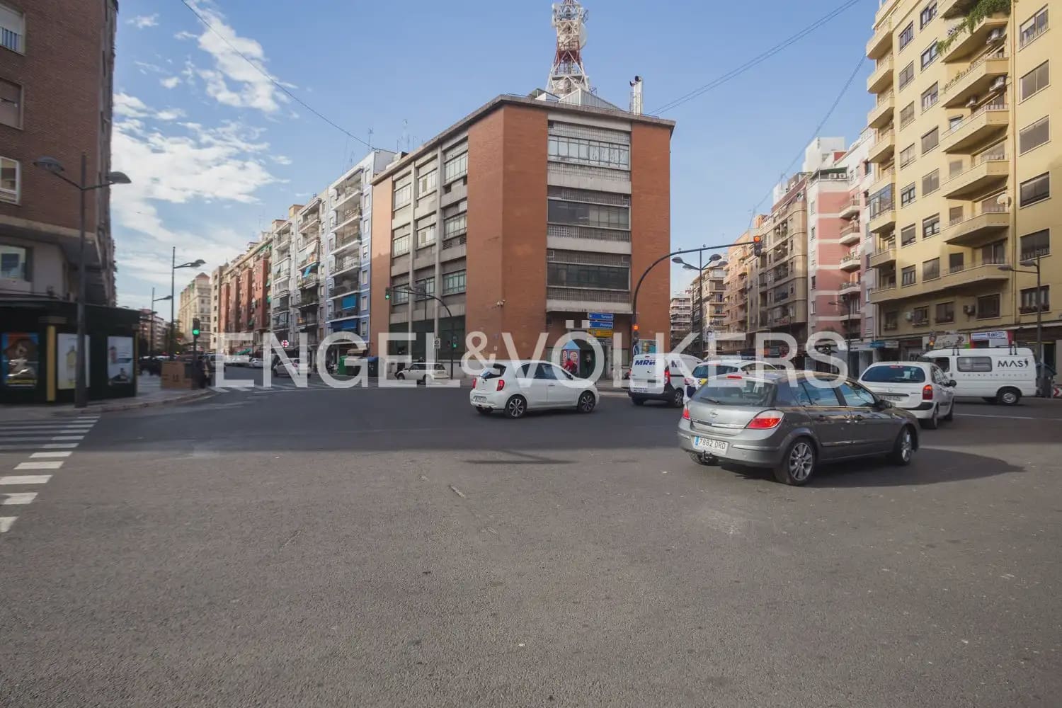 4 quarto Apartamento para arrendar em Valencia cidade - 1 800 € (Ref: 10012349)