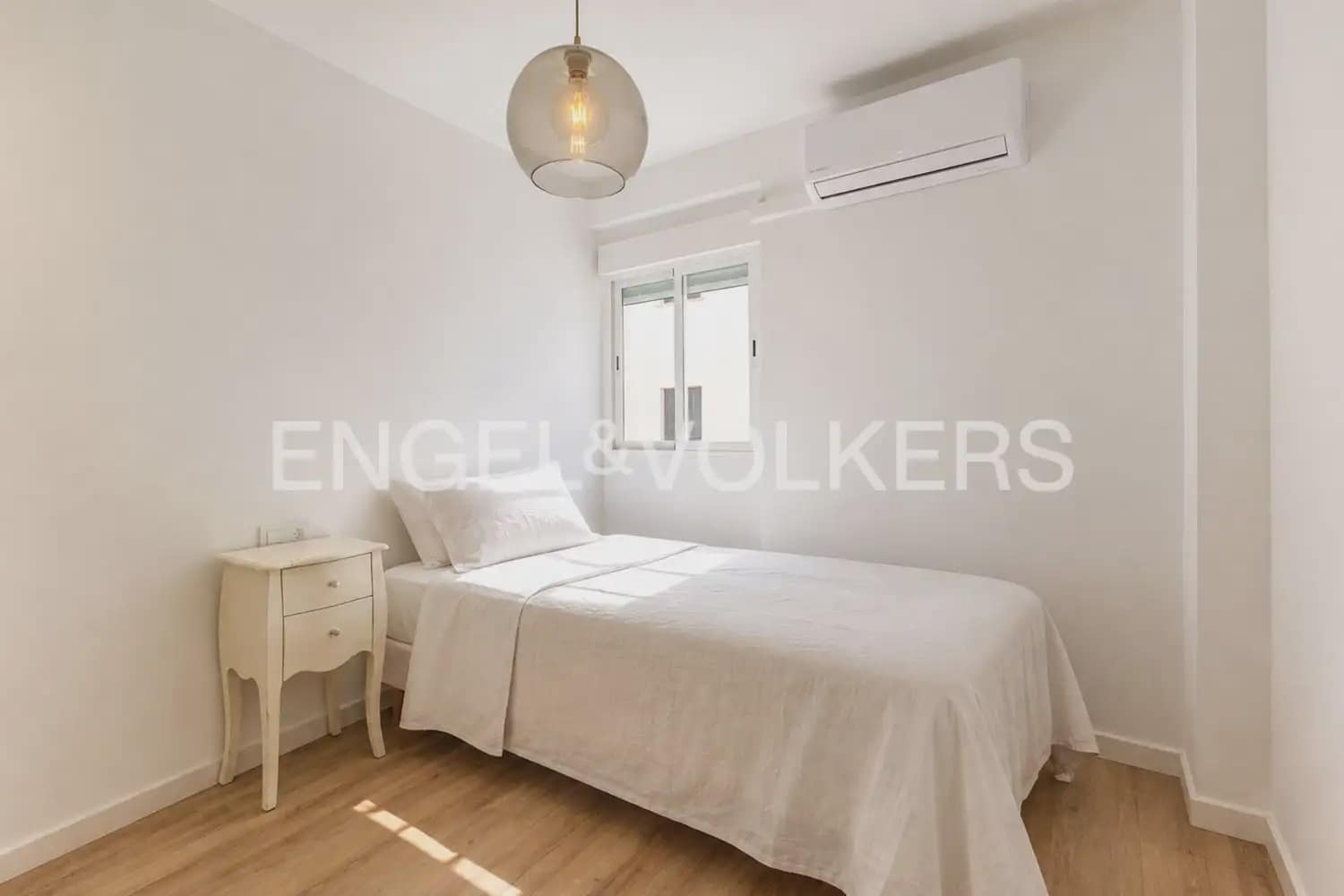 Appartement de 4 chambres à louer à Valence ville avec garage - 2 000 € (Ref: 10012349)