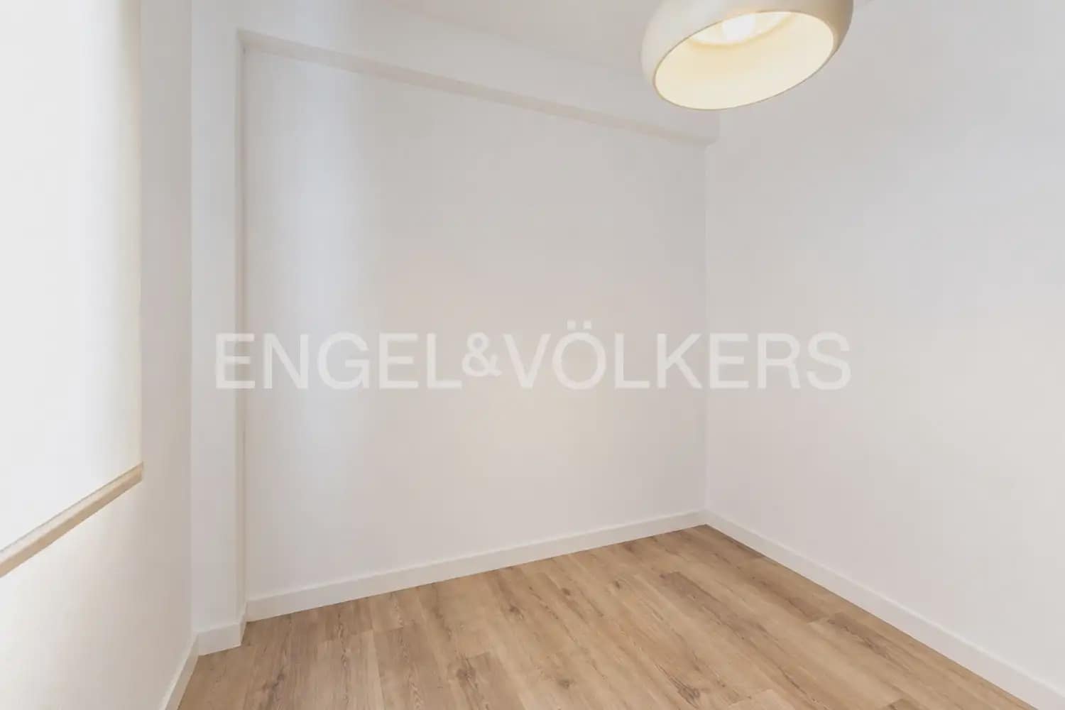 Appartement de 4 chambres à louer à Valence ville avec garage - 2 000 € (Ref: 10012349)