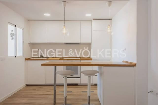 Appartement de 4 chambres à louer à Nou Moles, Valence ville avec garage - 2 000 € (Ref: 10012349)