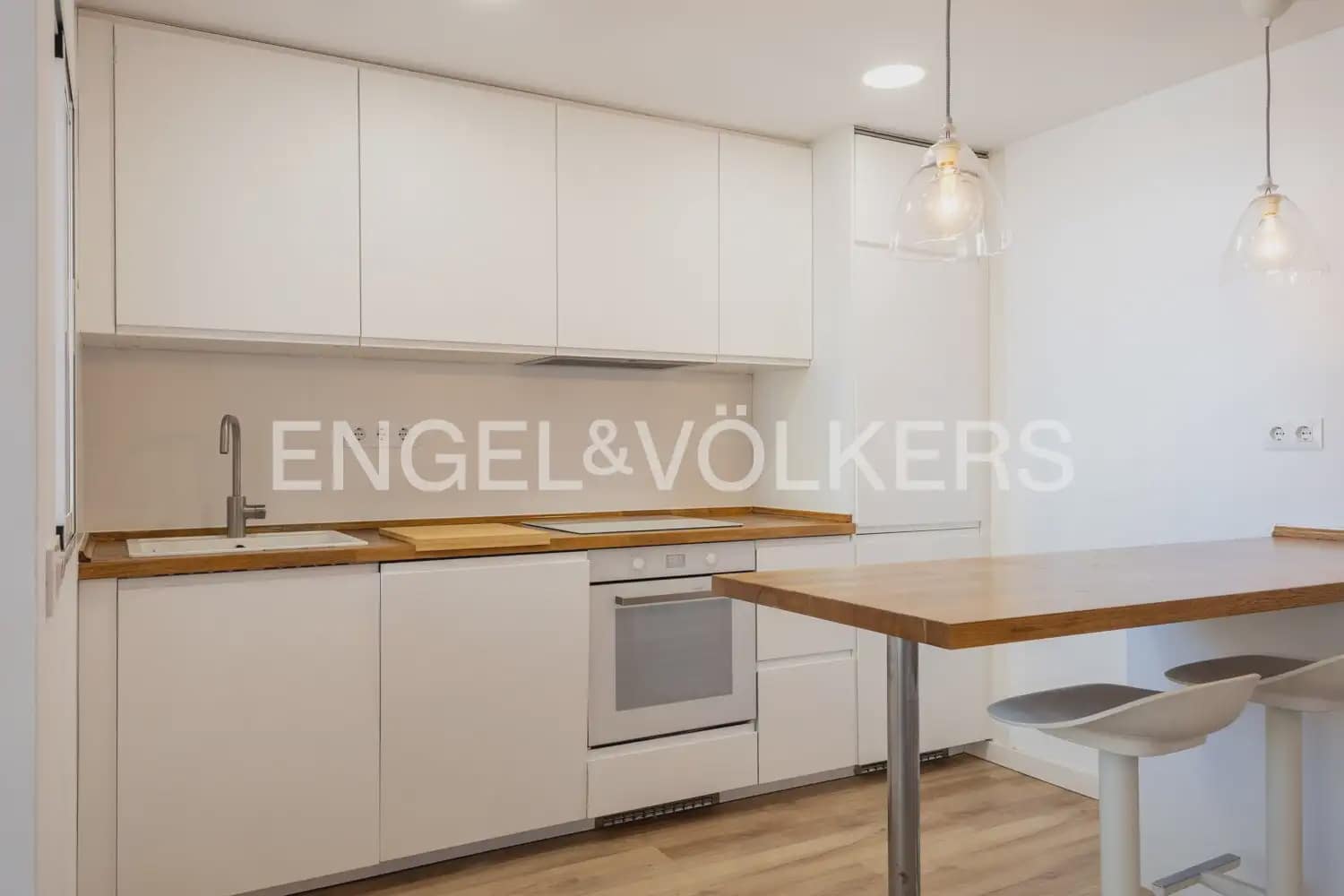 Appartement de 4 chambres à louer à Valence ville avec garage - 2 000 € (Ref: 10012349)