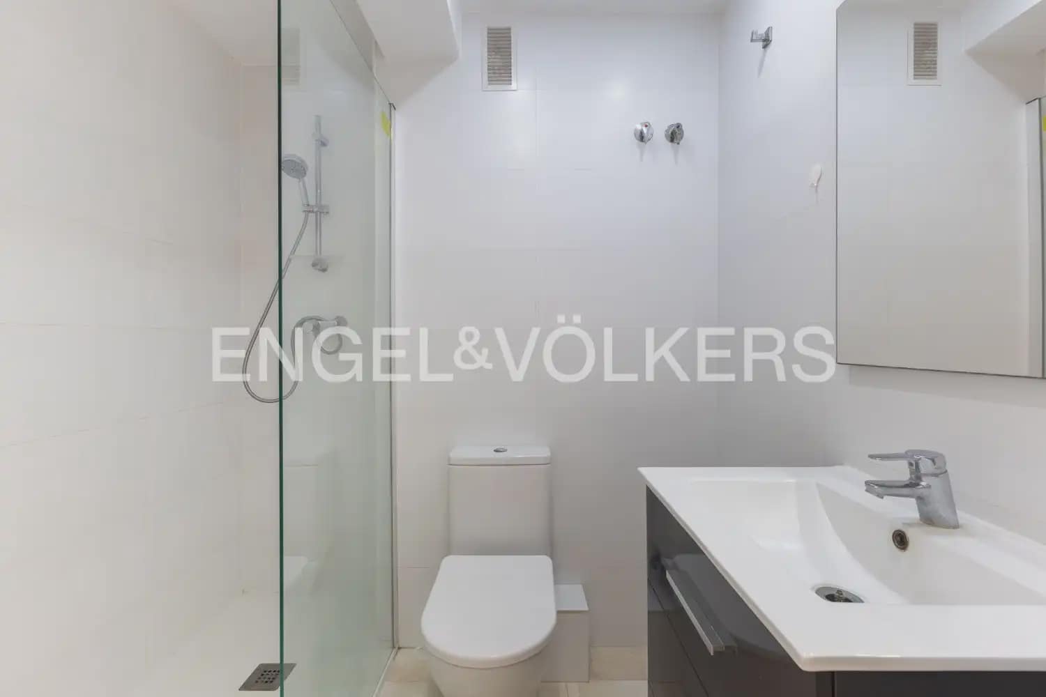 Appartement de 4 chambres à louer à Valence ville avec garage - 2 000 € (Ref: 10012349)