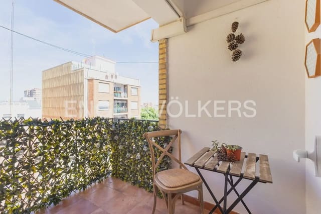 Appartement de 4 chambres à louer à Nou Moles, Valence ville avec garage - 2 000 € (Ref: 10012349)