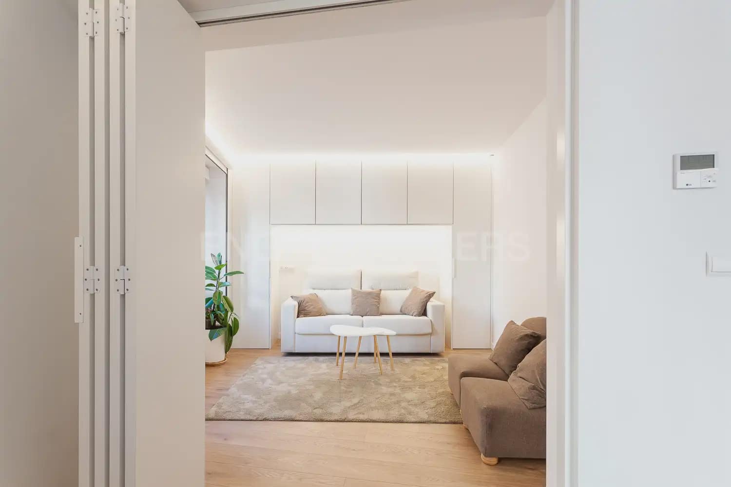 3 bedroom Flat for rent in Valencia city - € 3,000 (Ref: 10012599)
