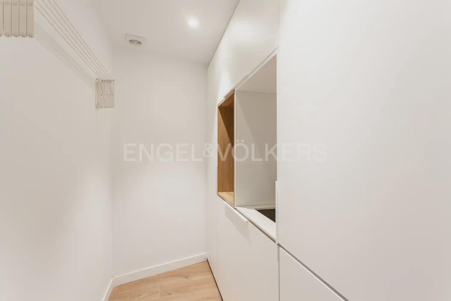 3 bedroom Flat for rent in Valencia city - € 3,000 (Ref: 10012599)