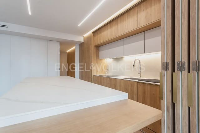 3 bedroom Flat for rent in Sant Francesc, Valencia city - € 3,000 (Ref: 10012599)
