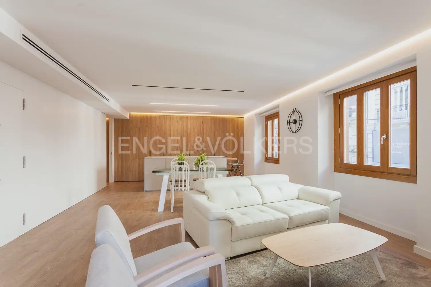 3 bedroom Flat for rent in Valencia city - € 3,000 (Ref: 10012599)