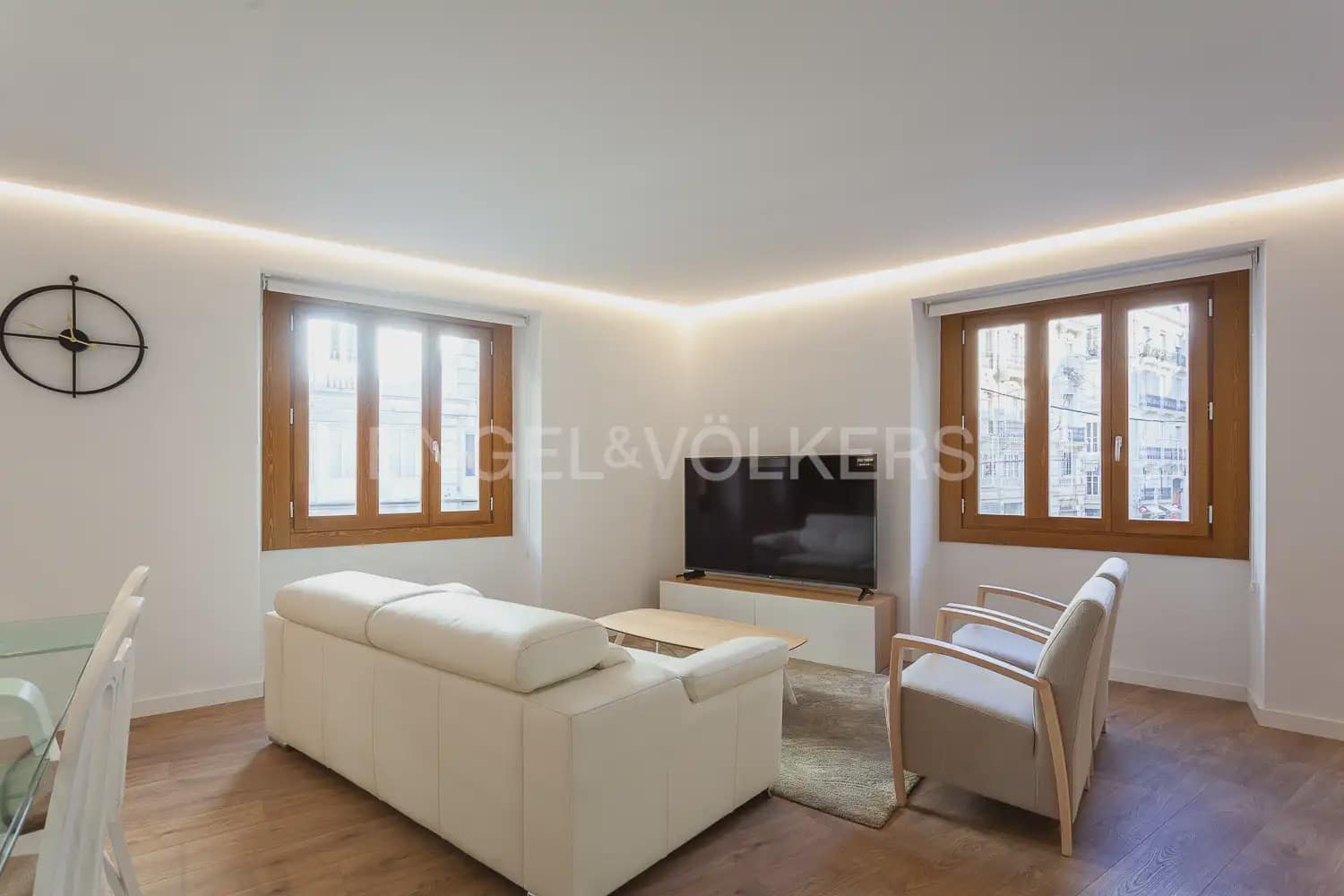3 bedroom Flat for rent in Valencia city - € 3,000 (Ref: 10012599)