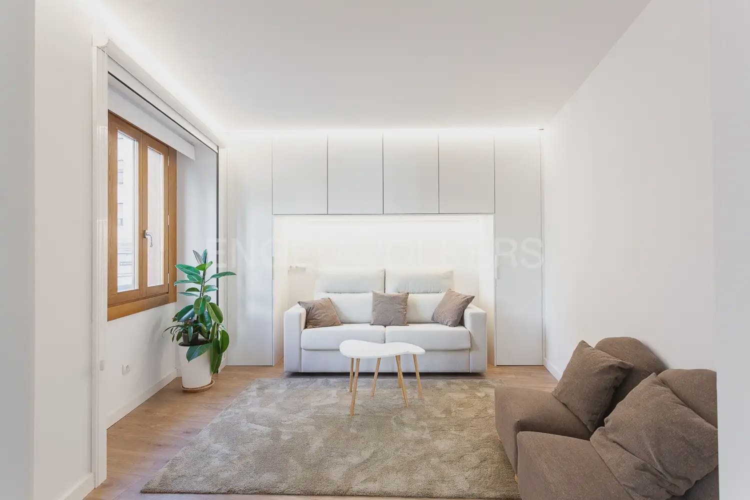 3 bedroom Flat for rent in Valencia city - € 3,000 (Ref: 10012599)
