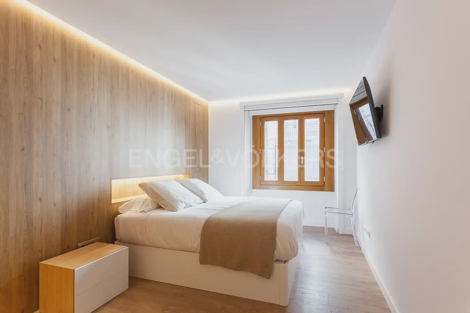 3 bedroom Flat for rent in Valencia city - € 3,000 (Ref: 10012599)