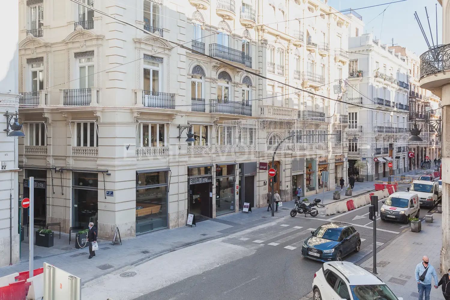3 bedroom Flat for rent in Valencia city - € 3,000 (Ref: 10012599)