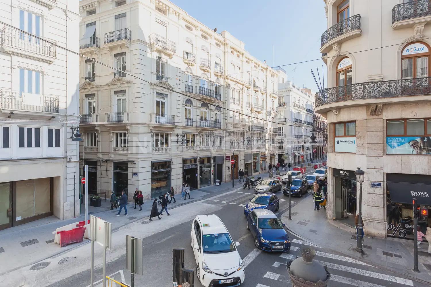 3 bedroom Flat for rent in Valencia city - € 3,000 (Ref: 10012599)