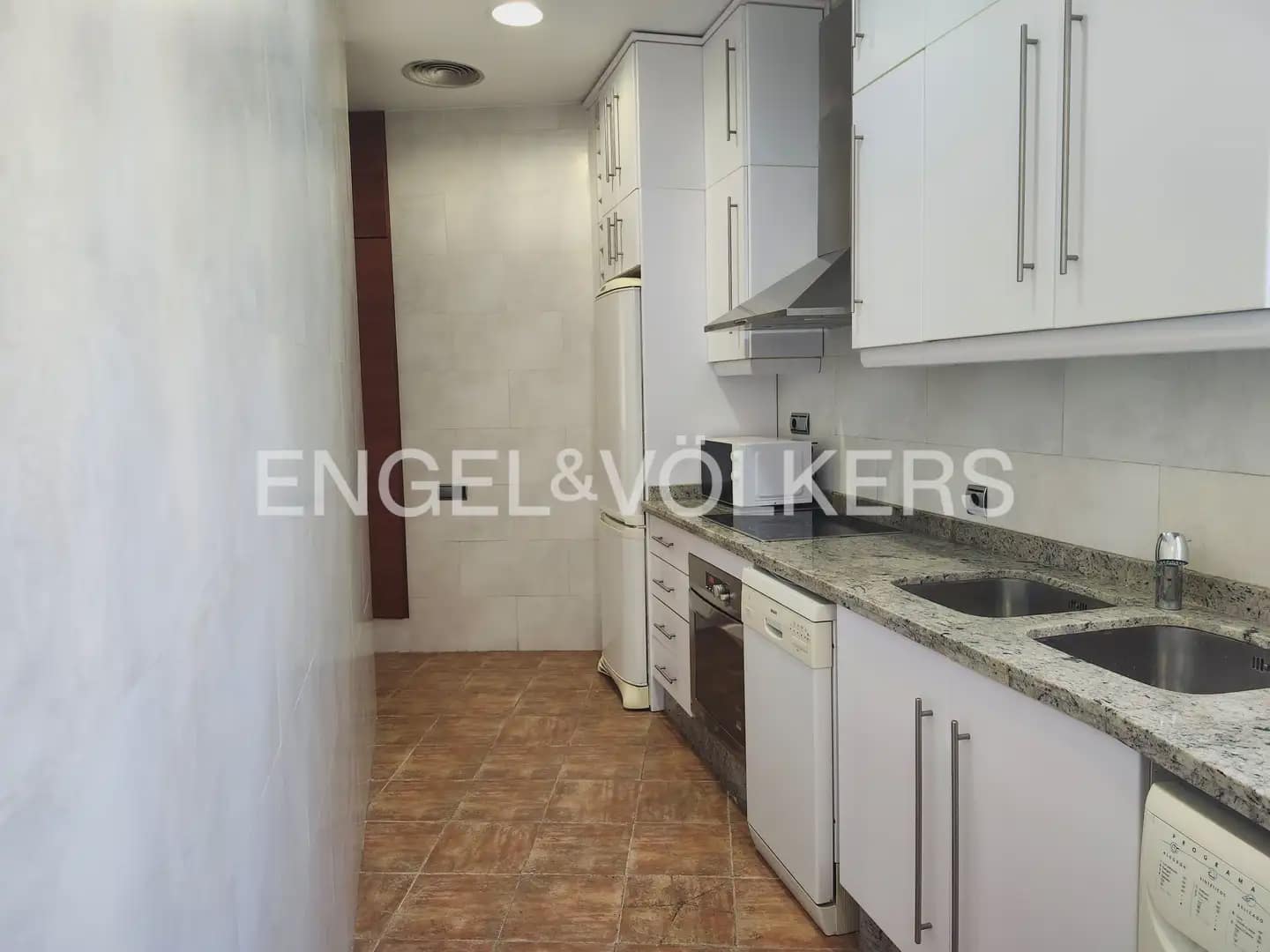 3 soverom Leilighet til leie i Valencia by - € 2 100 (Ref: 10012663)