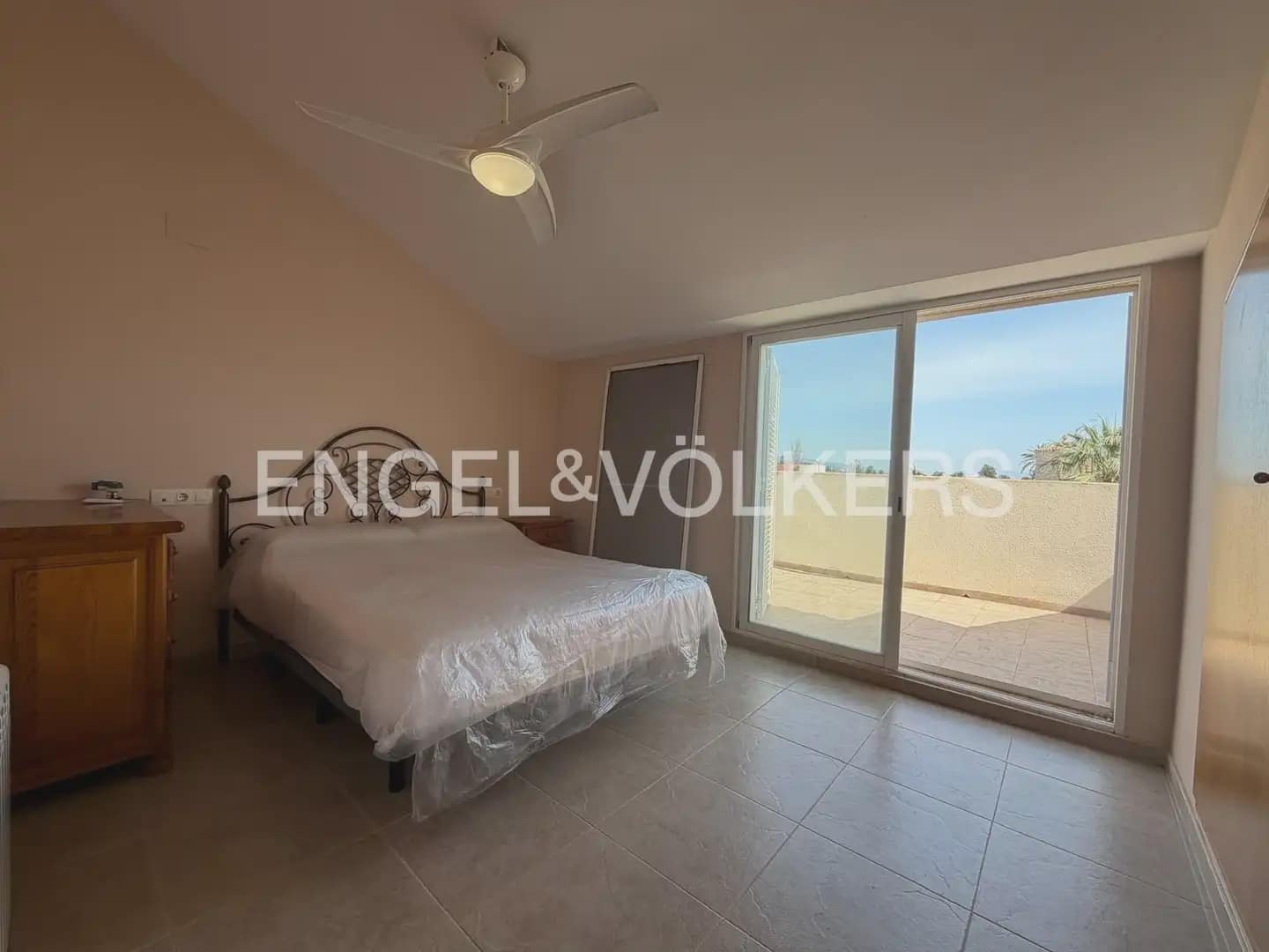 Casa de 3 habitaciones en Sagunto / Sagunt en alquiler - 1.700 € (Ref: 10012664)