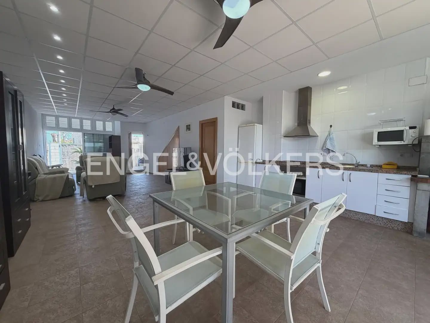 Casa de 3 habitaciones en Sagunto / Sagunt en alquiler - 1.700 € (Ref: 10012664)