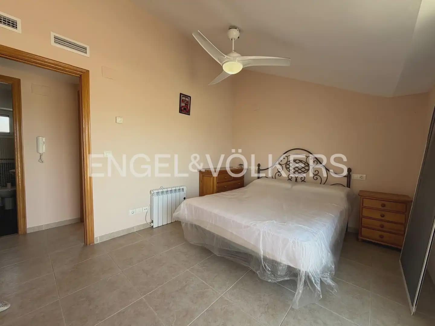 Casa de 3 habitaciones en Sagunto / Sagunt en alquiler - 1.700 € (Ref: 10012664)
