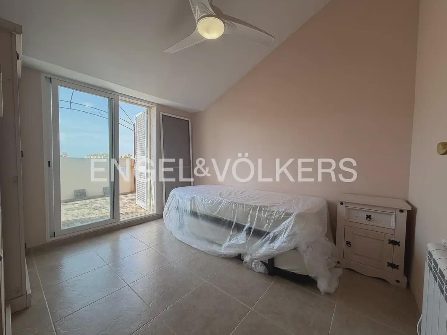 Casa de 3 habitaciones en Sagunto / Sagunt en alquiler - 1.700 € (Ref: 10012664)