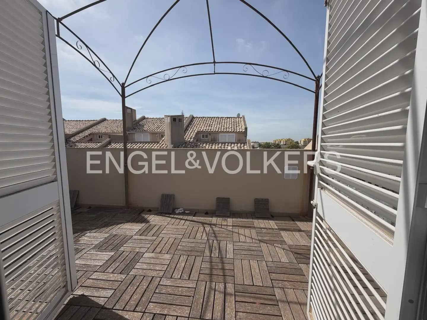 Casa de 3 habitaciones en Sagunto / Sagunt en alquiler - 1.700 € (Ref: 10012664)