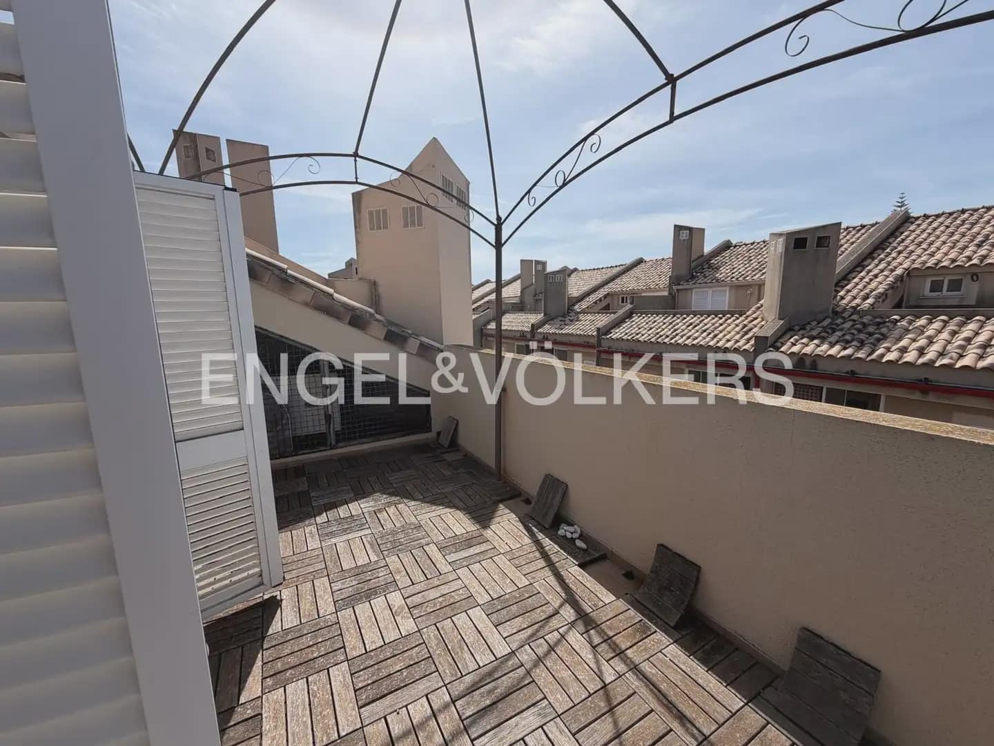 Casa de 3 habitaciones en Sagunto / Sagunt en alquiler - 1.700 € (Ref: 10012664)