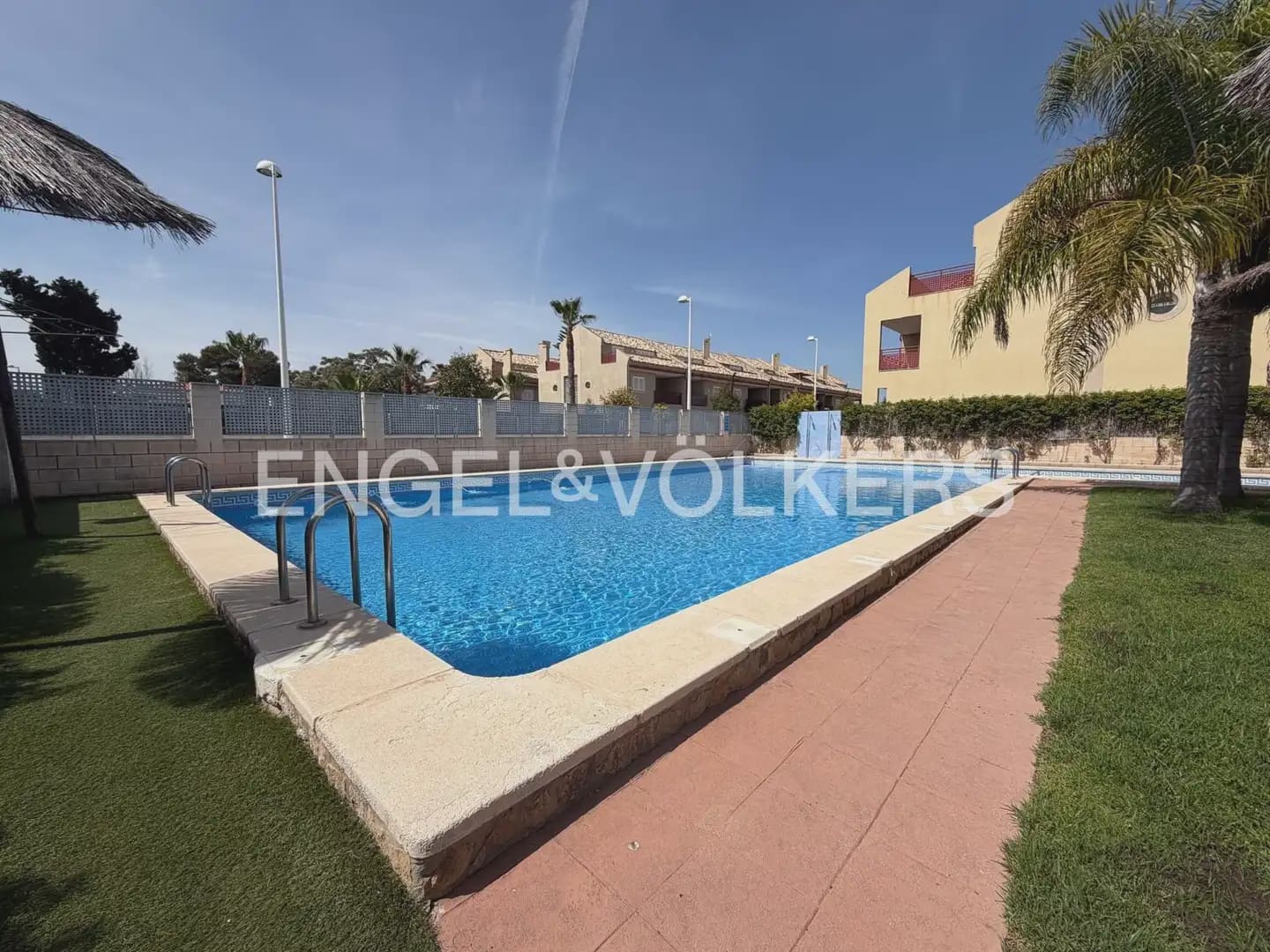 Casa de 3 habitaciones en Sagunto / Sagunt en alquiler - 1.700 € (Ref: 10012664)