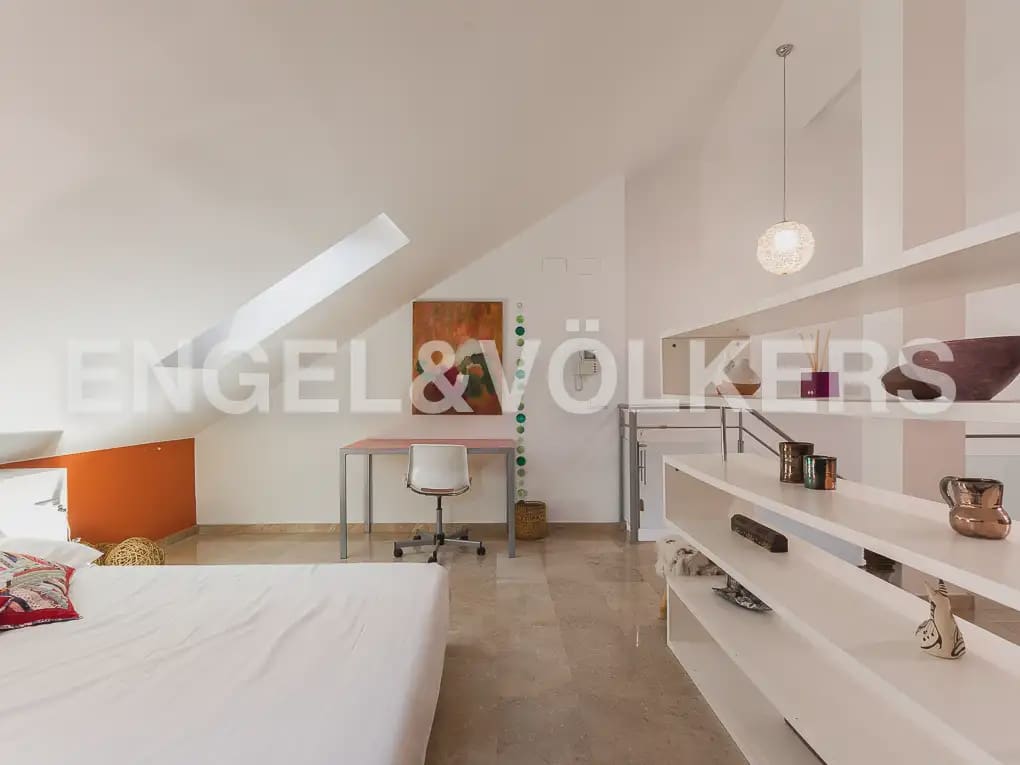 Penthouse de 2 chambres à louer à Valence ville avec garage - 1 250 € (Ref: 10012665)