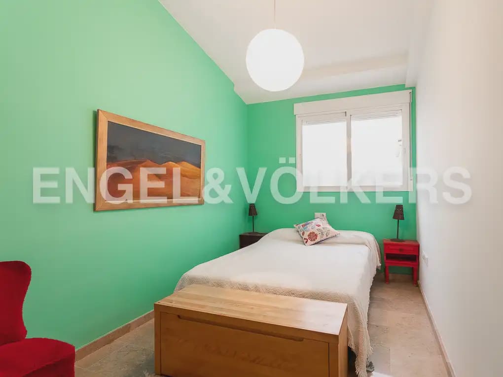 Penthouse de 2 chambres à louer à Valence ville avec garage - 1 250 € (Ref: 10012665)