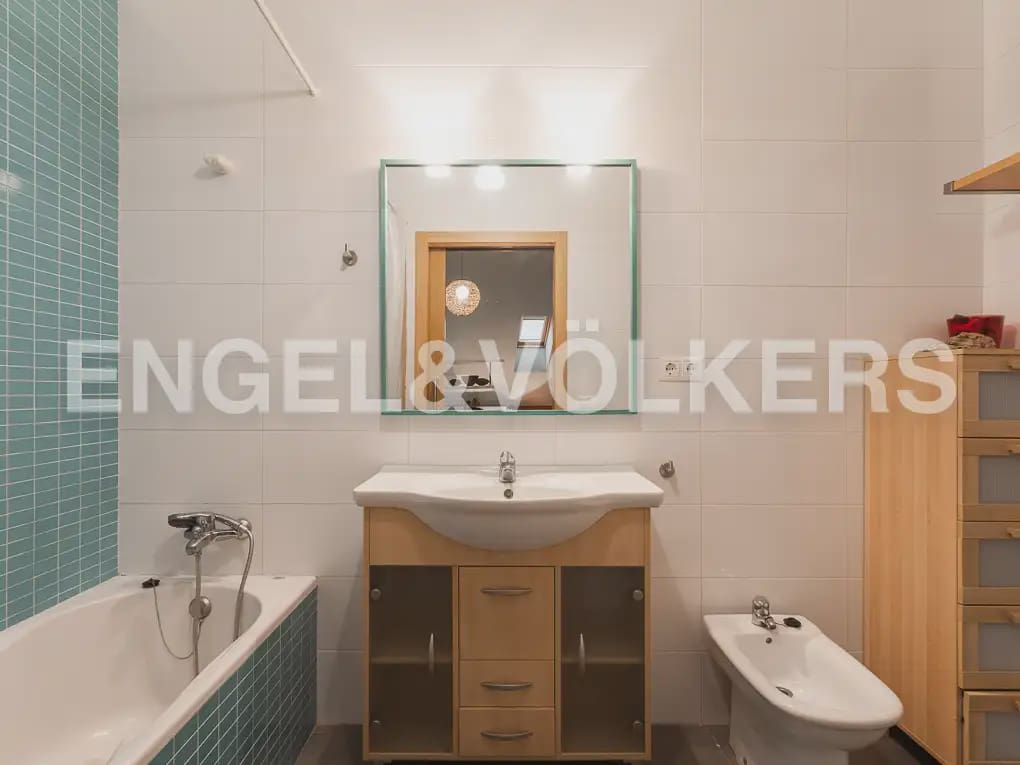 Penthouse de 2 chambres à louer à Valence ville avec garage - 1 250 € (Ref: 10012665)