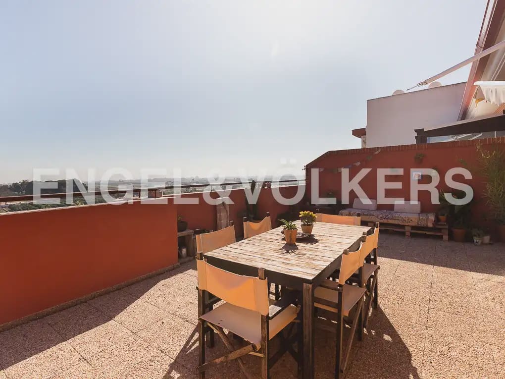 Penthouse de 2 chambres à louer à Valence ville avec garage - 1 250 € (Ref: 10012665)