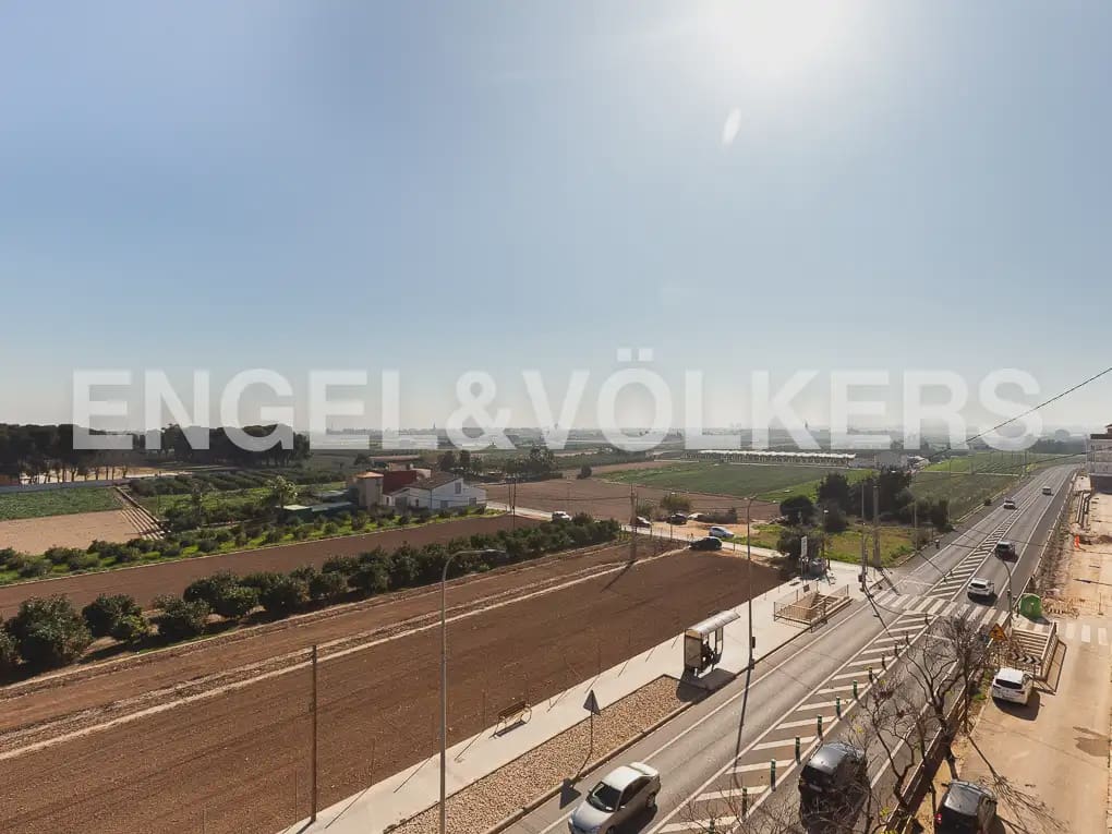 Penthouse de 2 chambres à louer à Valence ville avec garage - 1 250 € (Ref: 10012665)