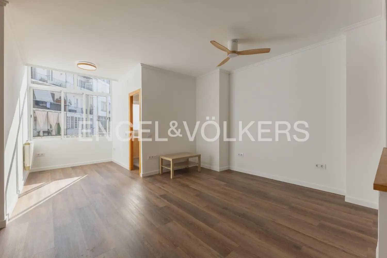 3 quarto Apartamento para arrendar em Valencia cidade - 2 000 € (Ref: 10014168)