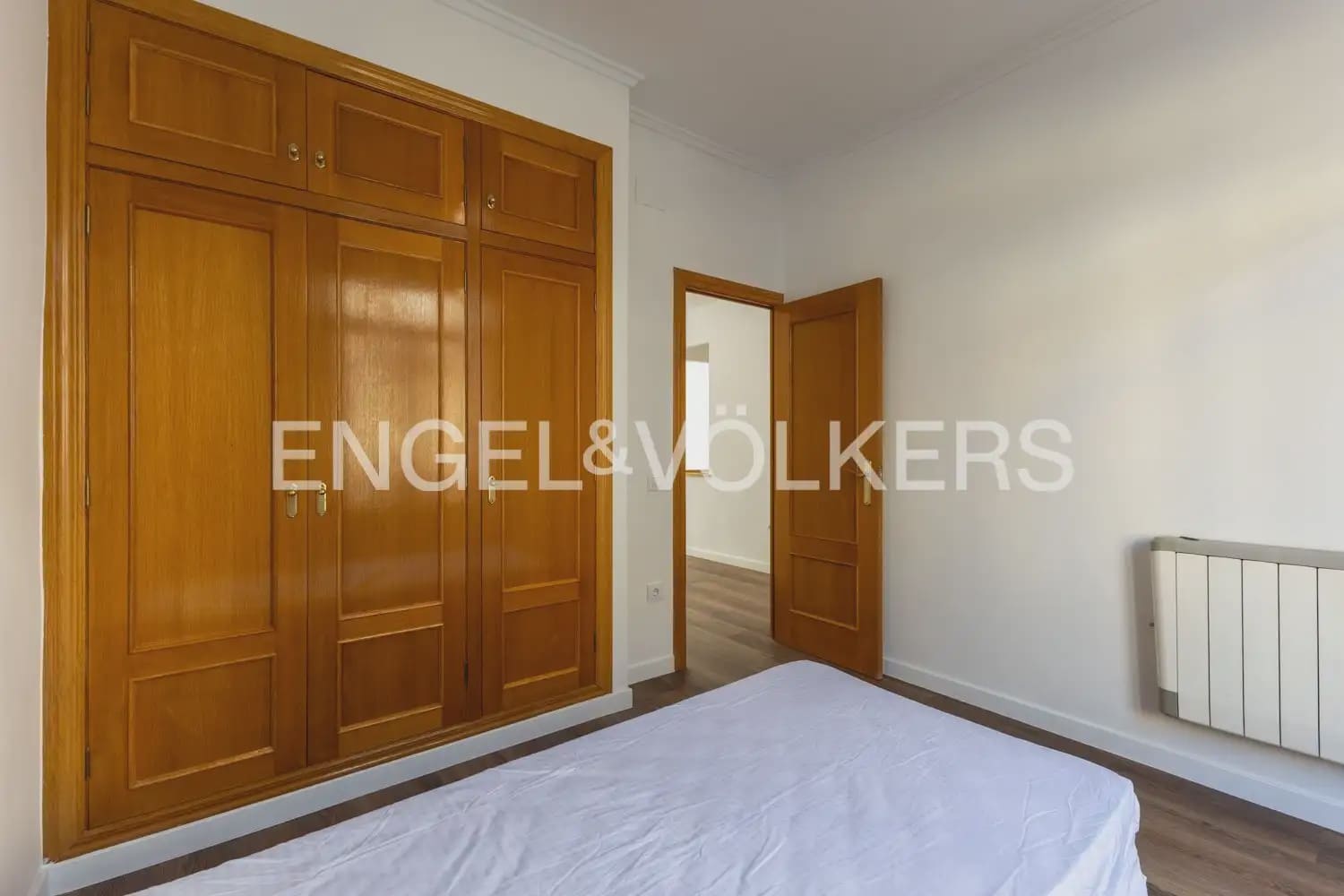 3 quarto Apartamento para arrendar em Valencia cidade - 2 000 € (Ref: 10014168)