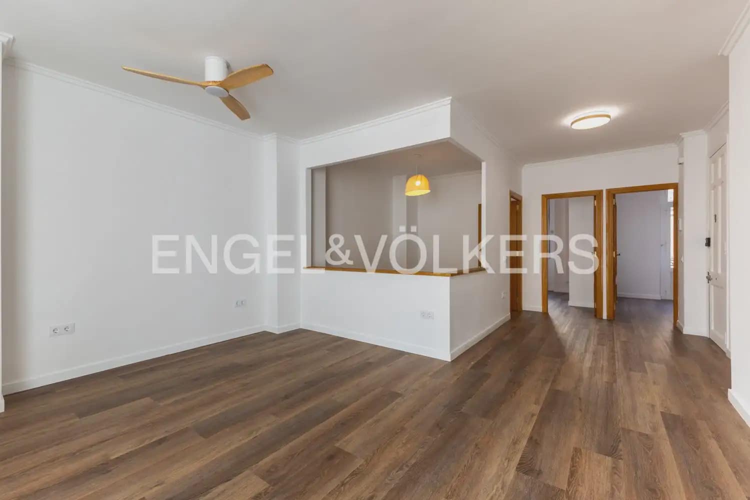 3 quarto Apartamento para arrendar em Valencia cidade - 2 000 € (Ref: 10014168)