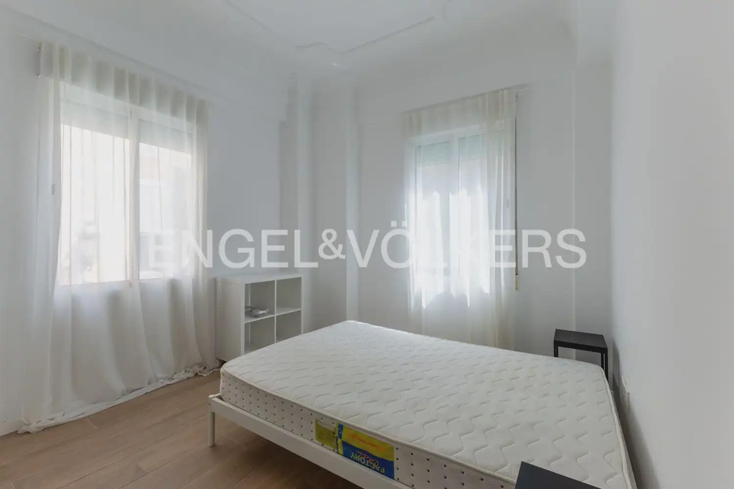 2 slaapkamer Flat te huur in Valencia stad - € 1.250 (Ref: 10014320)