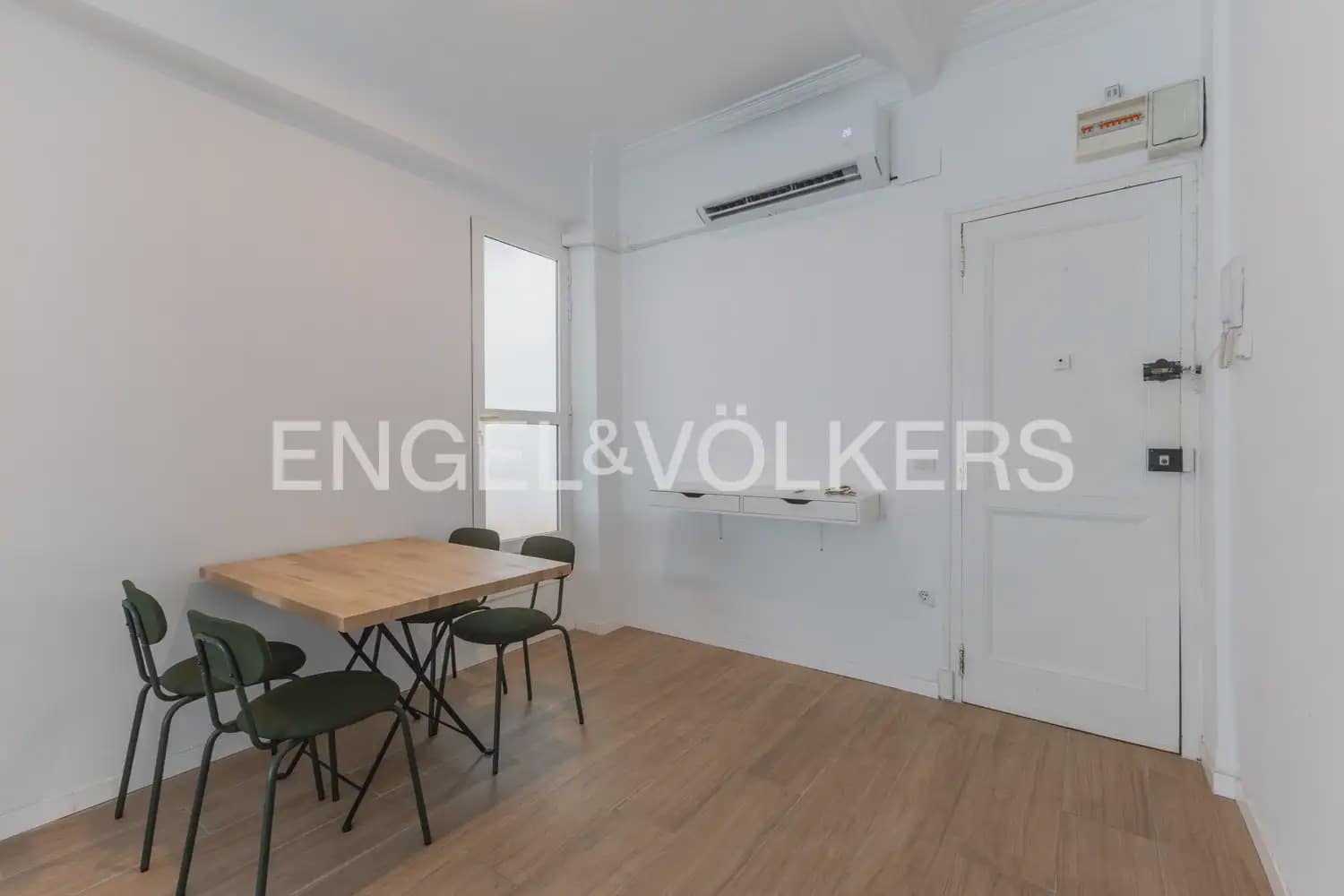 2 slaapkamer Flat te huur in Valencia stad - € 1.250 (Ref: 10014320)