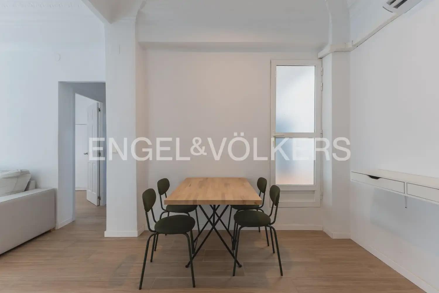 2 slaapkamer Flat te huur in Valencia stad - € 1.250 (Ref: 10014320)
