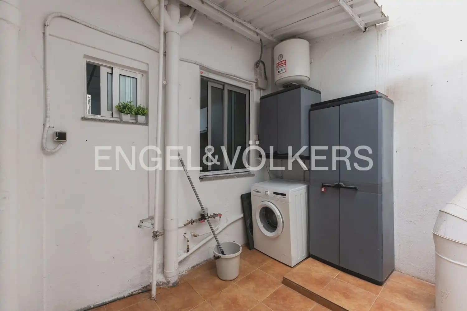 2 slaapkamer Flat te huur in Valencia stad - € 1.250 (Ref: 10014320)