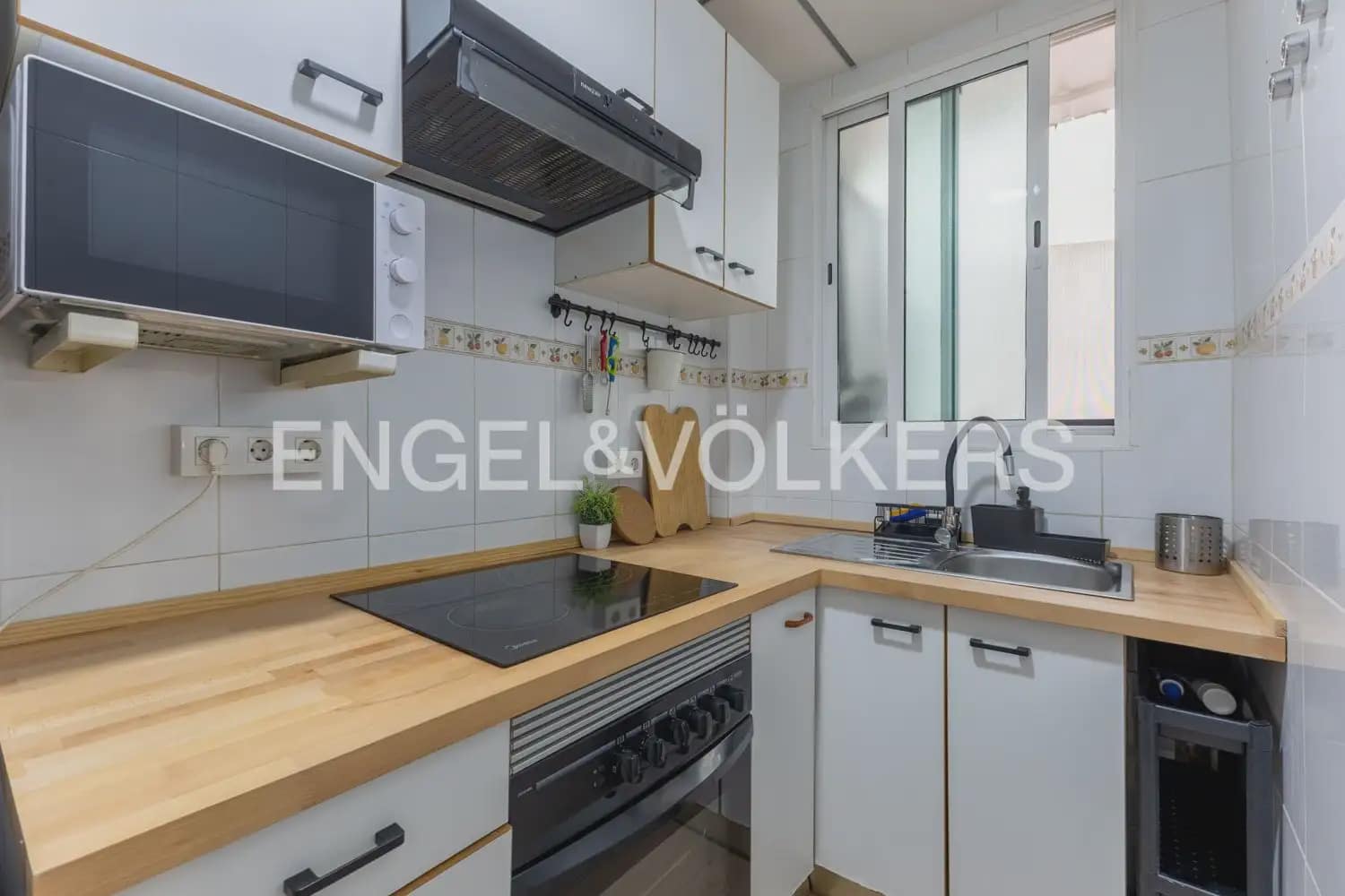 2 slaapkamer Flat te huur in Valencia stad - € 1.250 (Ref: 10014320)