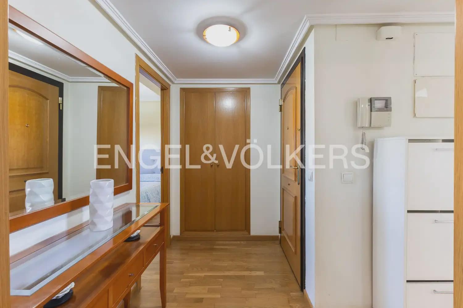 Penthouse de 2 chambres à louer à Valence ville avec piscine garage - 1 950 € (Ref: 10014321)