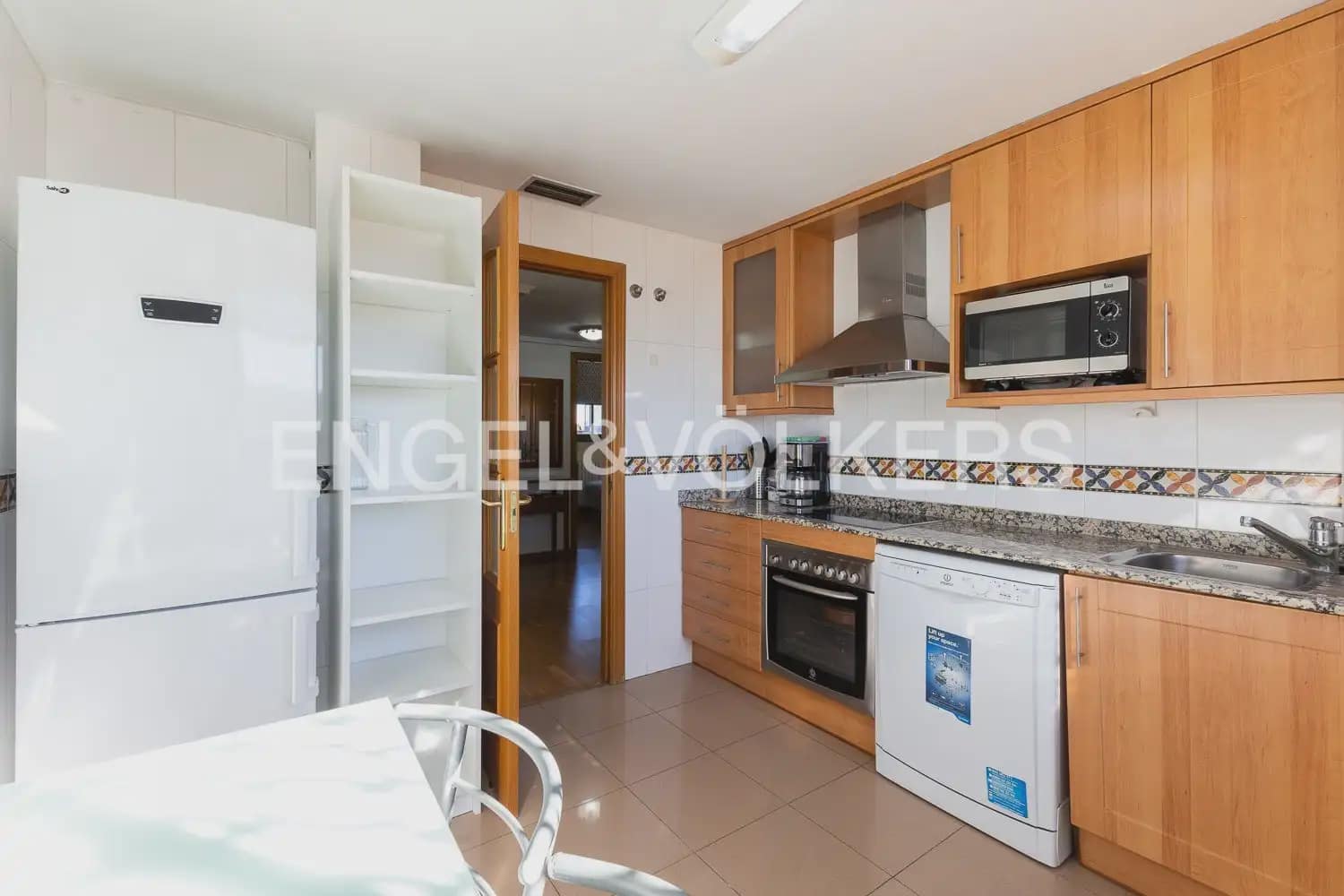 Penthouse de 2 chambres à louer à Valence ville avec piscine garage - 1 950 € (Ref: 10014321)