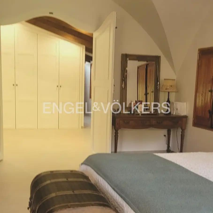 5 bedroom Villa for rent in Naquera with pool garage - € 5,500 (Ref: 10014322)