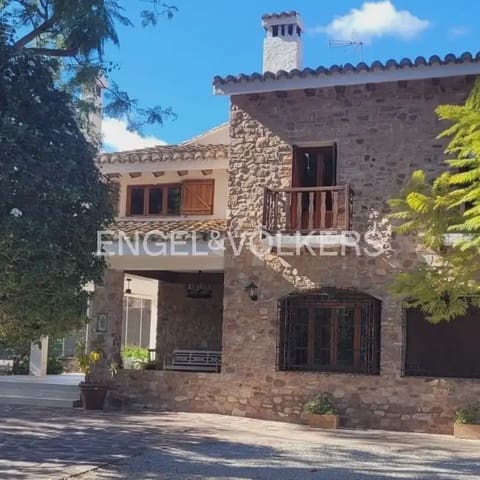 5 bedroom Villa for rent in Náquera with pool garage - € 5,500 (Ref: 10014322)