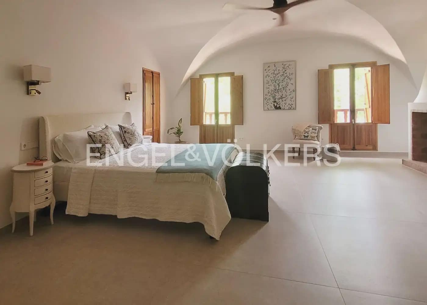 5 bedroom Villa for rent in Naquera with pool garage - € 5,500 (Ref: 10014322)