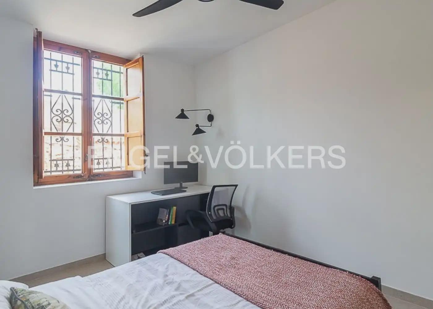5 bedroom Villa for rent in Naquera with pool garage - € 5,500 (Ref: 10014322)