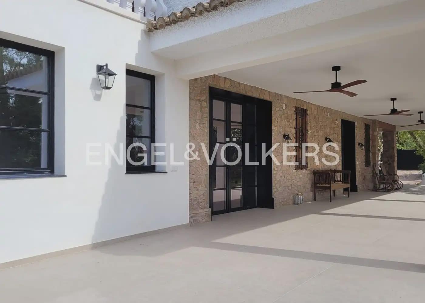 5 bedroom Villa for rent in Naquera with pool garage - € 5,500 (Ref: 10014322)