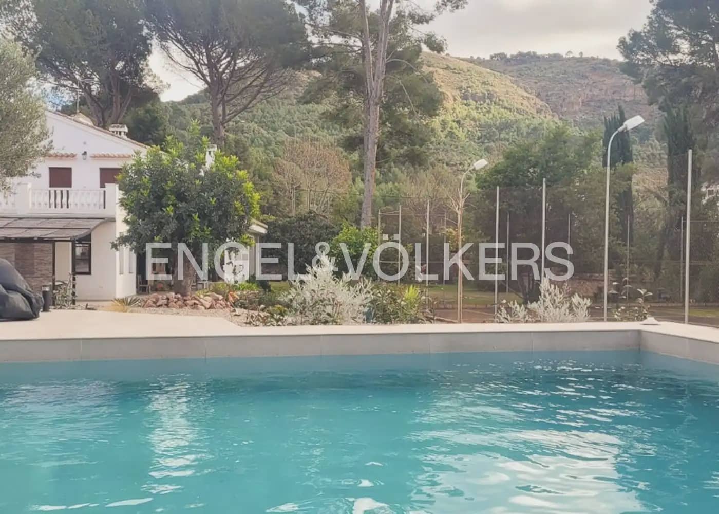 5 bedroom Villa for rent in Naquera with pool garage - € 5,500 (Ref: 10014322)