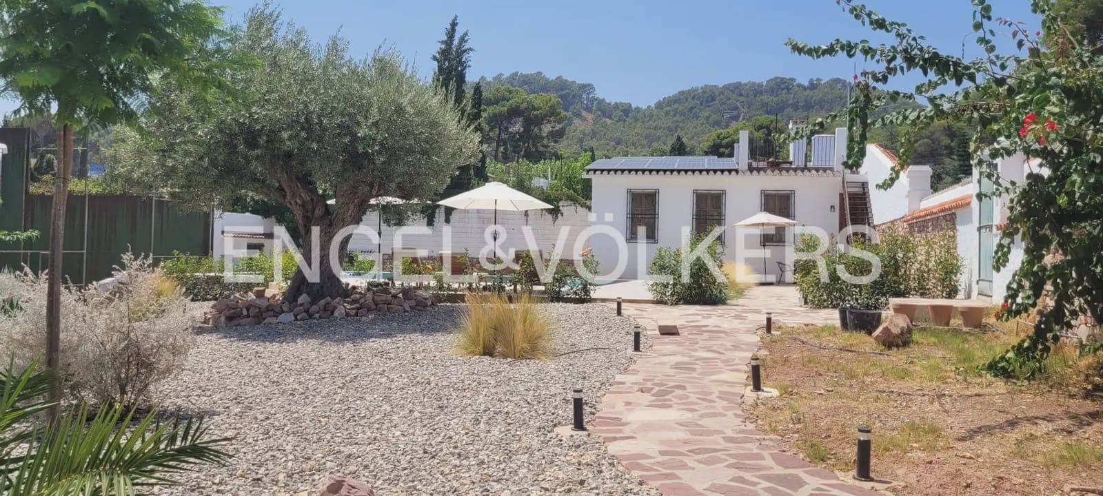 5 bedroom Villa for rent in Naquera with pool garage - € 5,500 (Ref: 10014322)