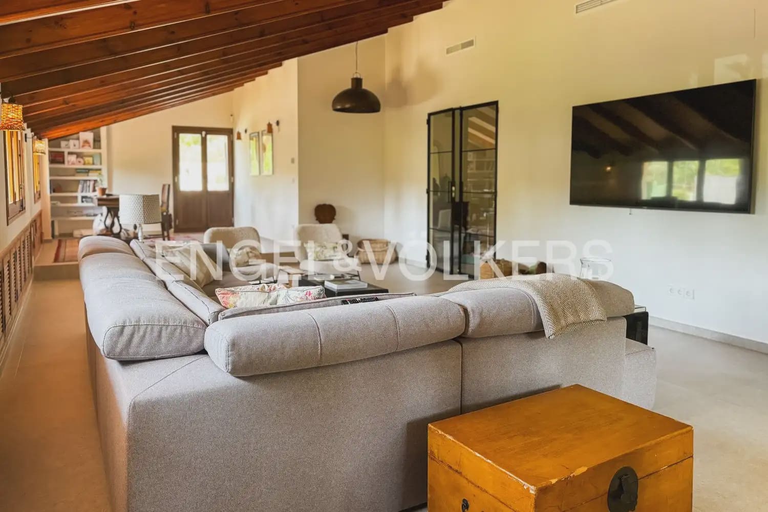 5 bedroom Villa for rent in Naquera with pool garage - € 4,750 (Ref: 10014322)