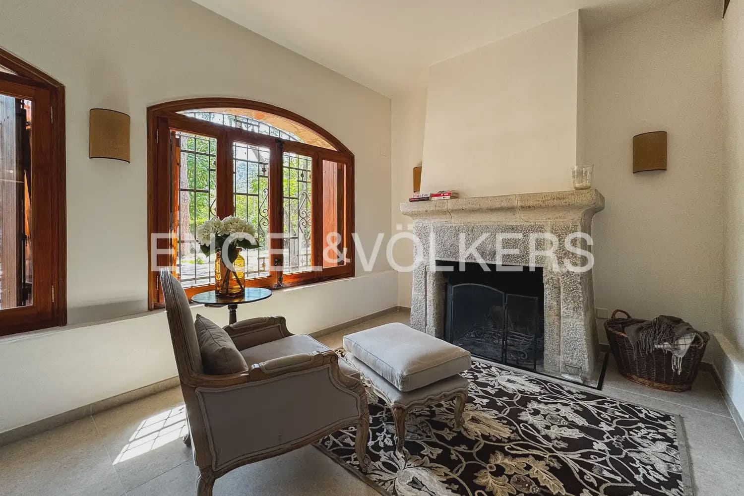 5 bedroom Villa for rent in Naquera with pool garage - € 4,750 (Ref: 10014322)