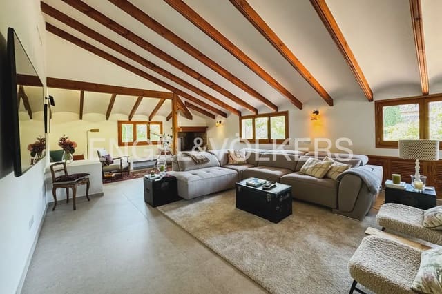 5 bedroom Villa for rent in Náquera with pool garage - € 5,500 (Ref: 10014322)